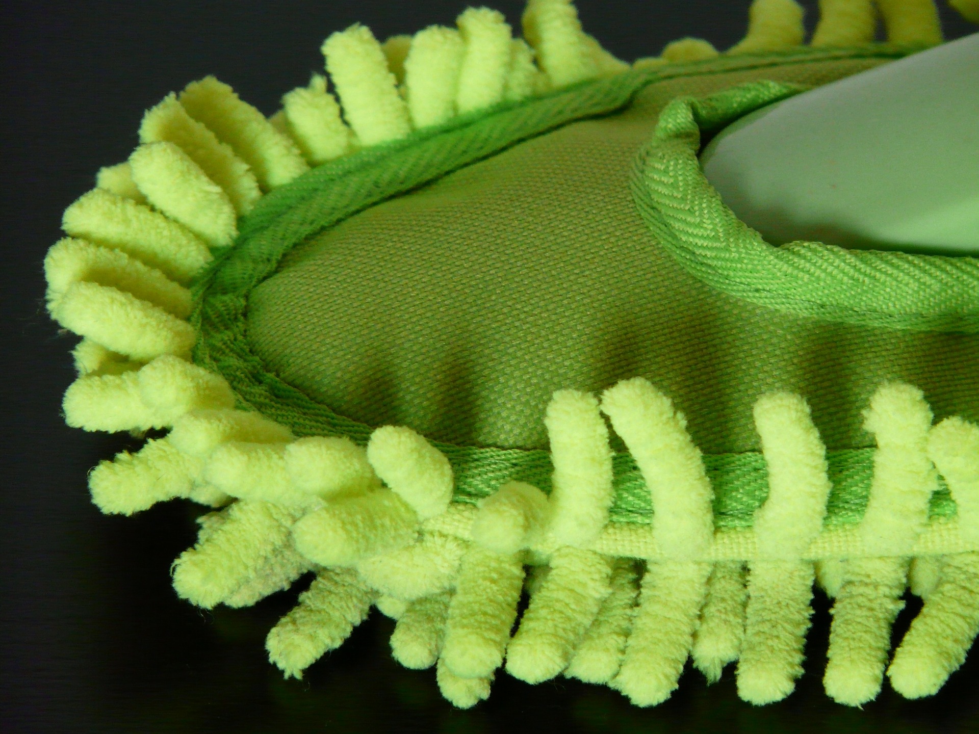 DEALING WITH AIRBORNE ALLERGENS IN THE HOME